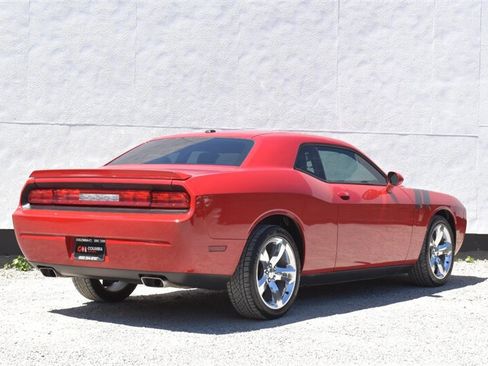 Used 2011 Dodge Challenger R/T RWD image 8