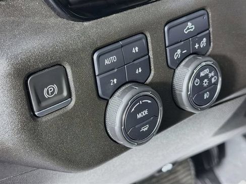 Used 2022 Chevrolet Silverado 1500 RST AWD/4WD image 10