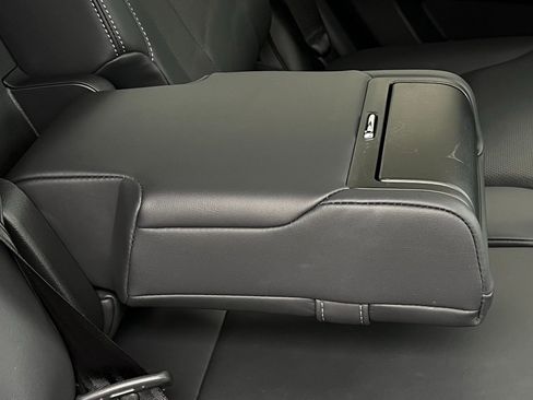 Used 2025 Lexus LX 600 4WD w/ Luxury Package image 55