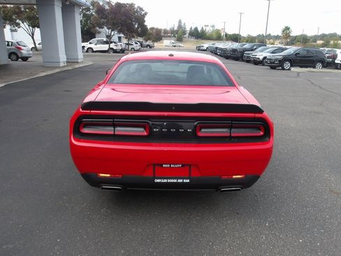 Used 2023 Dodge Challenger SXT image 7