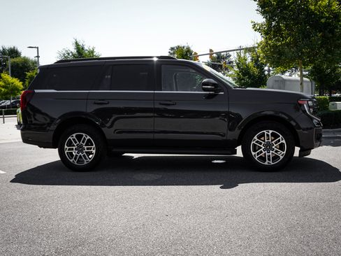 Used 2025 Ford Expedition Active AWD/4WD image 11
