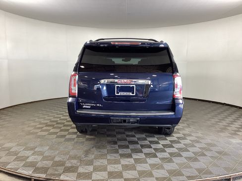 Used 2018 GMC Yukon XL Denali AWD/4WD image 3