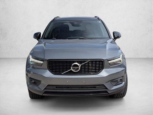 Used 2019 Volvo XC40 T5 R-Design image 2