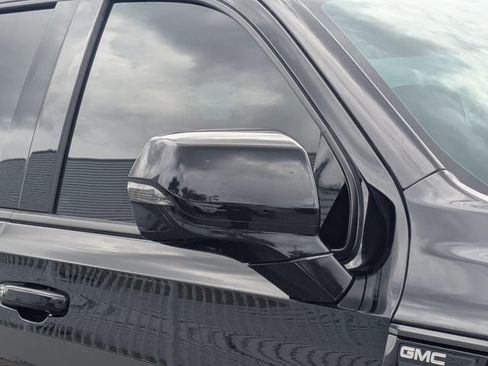 Used 2022 GMC Yukon Denali AWD/4WD image 12