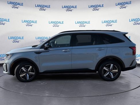 Used 2023 Kia Sorento EX w/ Panoramic Sunroof Package FWD image 10