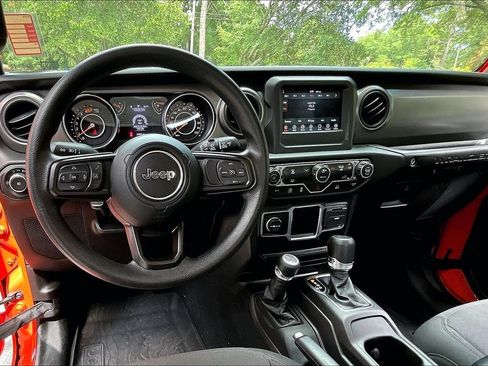 Used 2023 Jeep Wrangler Sport AWD/4WD image 7
