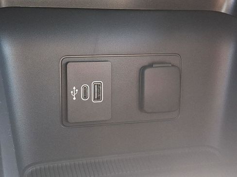 New 2026 Ford Explorer Active AWD/4WD image 17