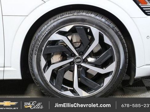Used 2024 Audi Q8 e-tron Premium Plus w/ Premium Plus Package AWD/4WD image 40
