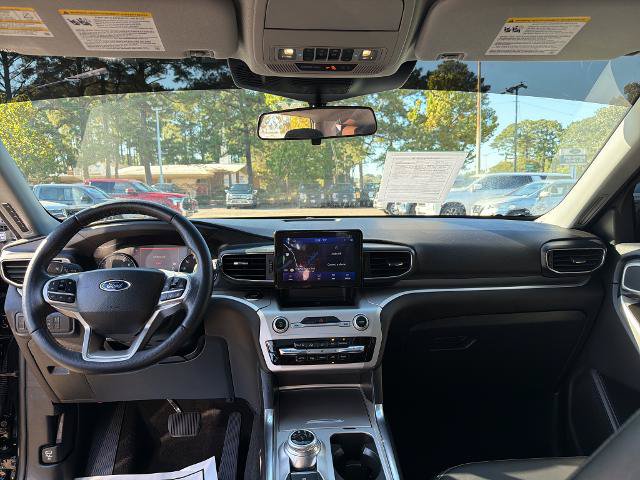 Certified 2022 Ford Explorer XLT w/ Equipment Group 202A AWD/4WD image 12