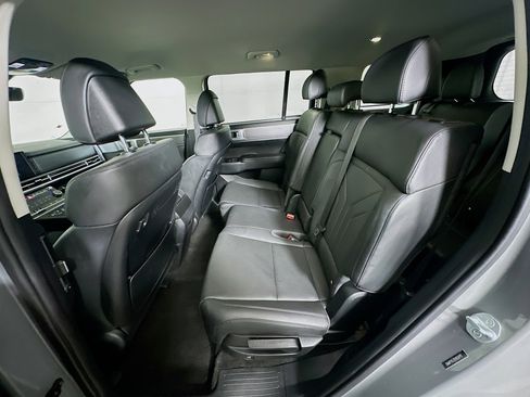 Used 2025 Hyundai Santa Fe SEL FWD image 29