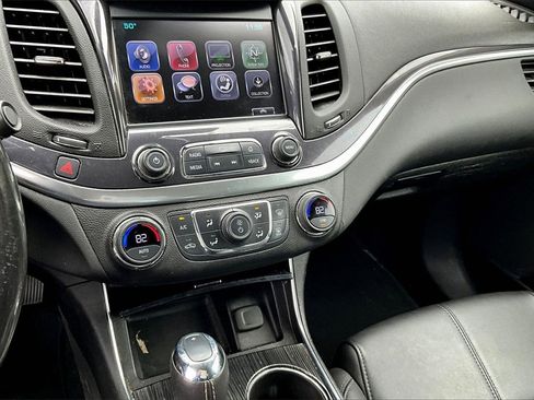 Used 2017 Chevrolet Impala LT w/ Convenience Package image 29