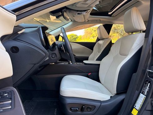 Certified 2024 Lexus RX 350h w/ Convenience Package image 15