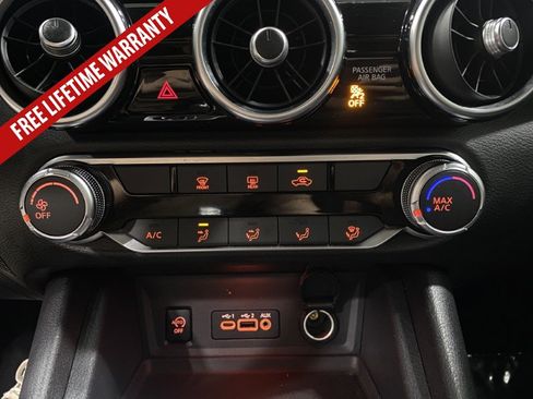 Used 2024 Nissan Sentra SV FWD image 35
