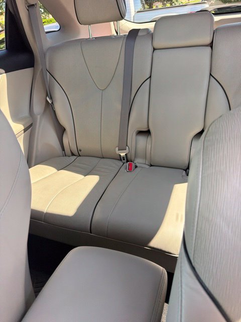 Used 2010 Toyota Venza AWD w/ Comfort Pkg image 3