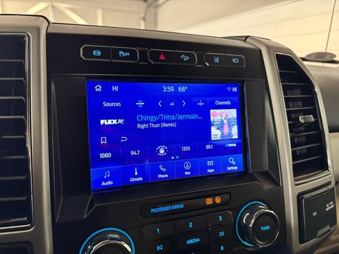 Used 2020 Ford F350 Lariat w/ Chrome Package image 26