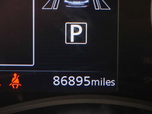 Used 2021 Nissan Kicks SR image 16