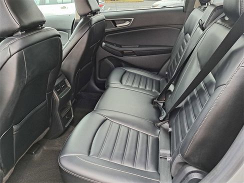 Used 2024 Ford Edge SEL image 11