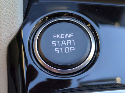 Used 2023 Kia Sportage EX image 28