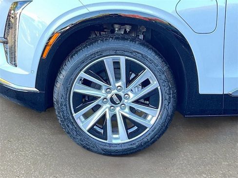 New 2026 Cadillac Vistiq Luxury image 32