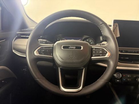 Used 2025 Jeep Compass Limited AWD/4WD image 7