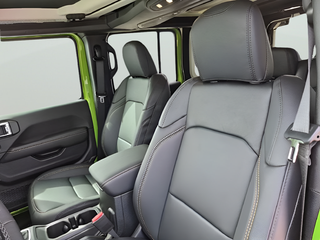 New 2026 Jeep Wrangler Unlimited Sahara AWD/4WD image 31