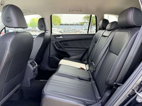 Used 2024 Volkswagen Tiguan SE image 13