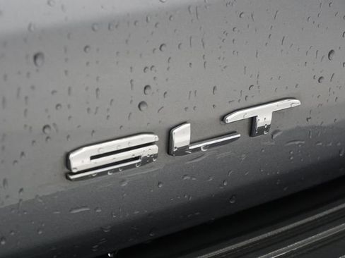 Used 2021 GMC Yukon XL SLT w/ SLT Premium Package image 24