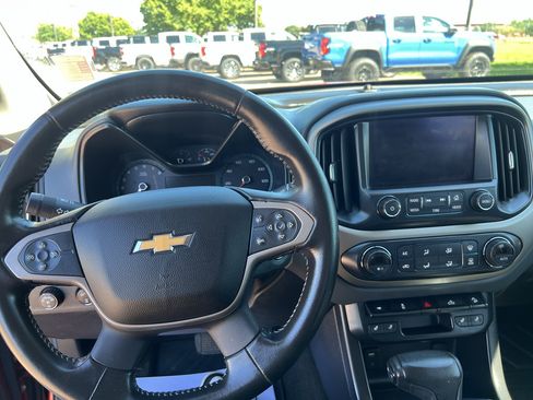 Used 2016 Chevrolet Colorado Z71 AWD/4WD image 11