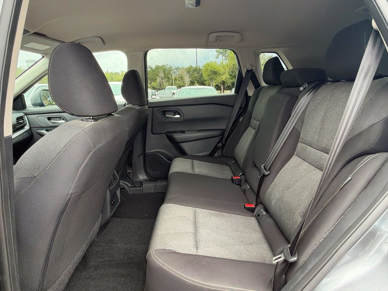 Used 2025 Nissan Rogue SV FWD image 7
