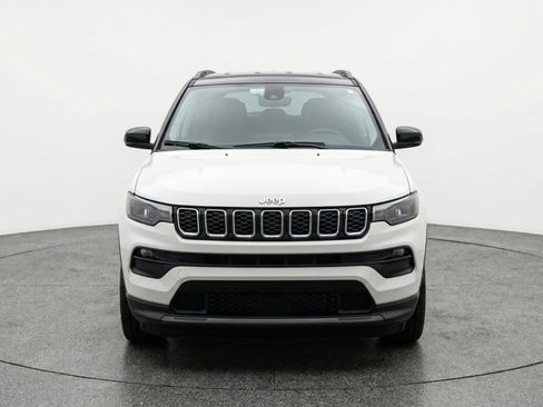 Used 2025 Jeep Compass Limited AWD/4WD image 2