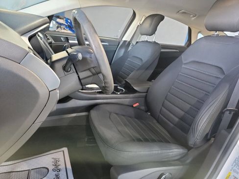 Used 2014 Ford Fusion SE image 18