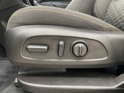 Used 2019 Chevrolet Equinox LT AWD/4WD image 11