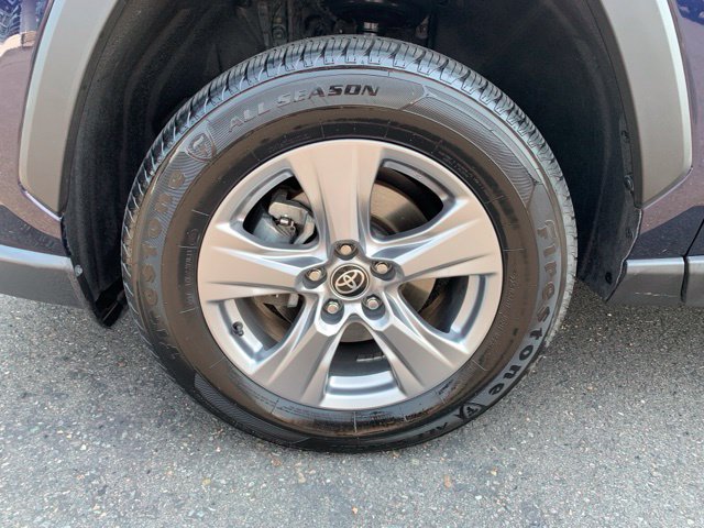 Used 2024 Toyota RAV4 XLE AWD/4WD image 9