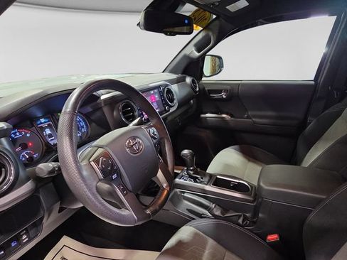 Used 2023 Toyota Tacoma TRD Sport w/ Technology Package AWD/4WD image 24