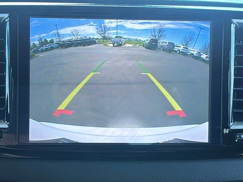 Used 2023 Chrysler Pacifica Touring-L image 28