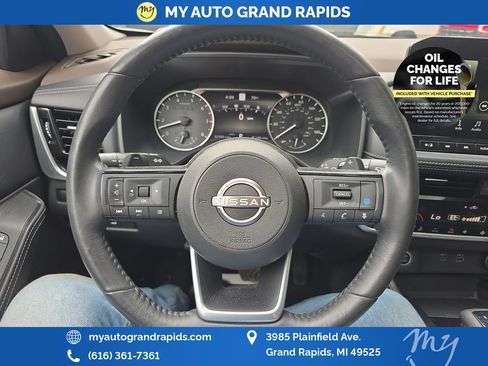 Used 2023 Nissan Rogue SL AWD/4WD image 11
