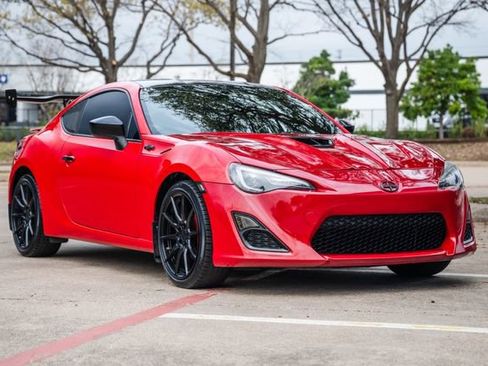 Used 2013 Scion FR-S image 5