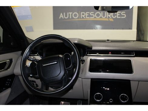 Used 2019 Land Rover Range Rover Velar R-Dynamic SE image 15