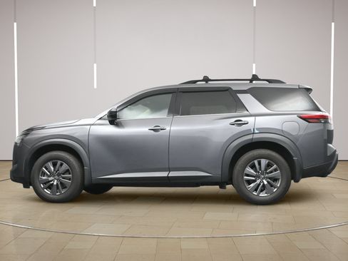 Used 2024 Nissan Pathfinder SV w/ Black Appearance Package FWD image 28