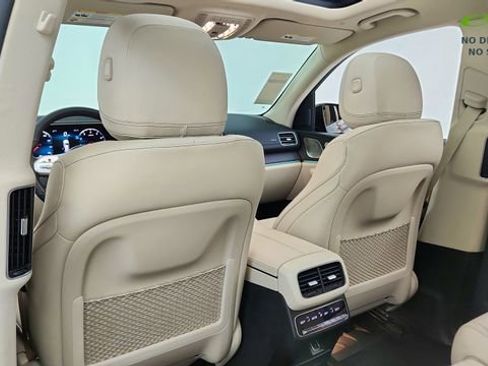 Used 2022 Mercedes-Benz GLS 450 4MATIC image 37