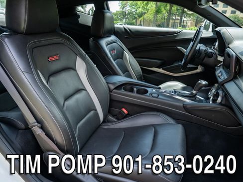 Used 2017 Chevrolet Camaro SS RWD image 13