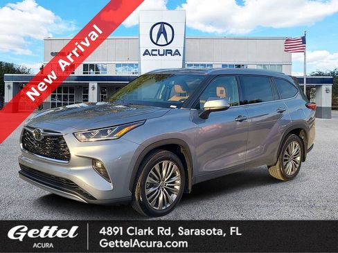 Used 2021 Toyota Highlander Platinum image 1