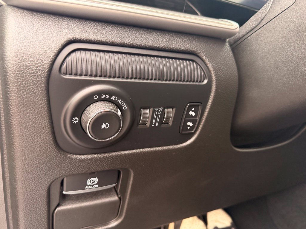 Used 2022 Jeep Wagoneer Series III w/ Premium Group I AWD/4WD image 40