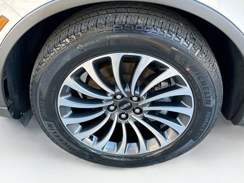 Used 2022 Lincoln Aviator Reserve w/ Elements Package Plus image 36