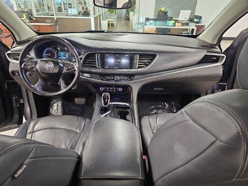 Used 2019 Buick Enclave Essence FWD image 10