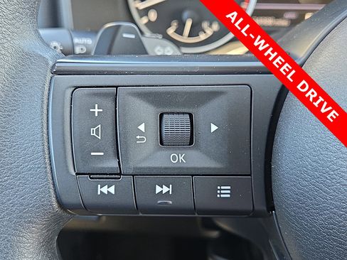 Used 2024 Nissan Rogue SV image 20