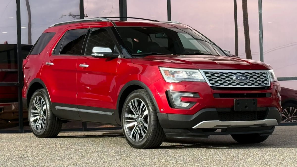 Used 2017 Ford Explorer Platinum AWD/4WD image 17