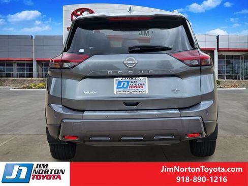 Used 2024 Nissan Rogue SL w/ SL Premium Package FWD image 7