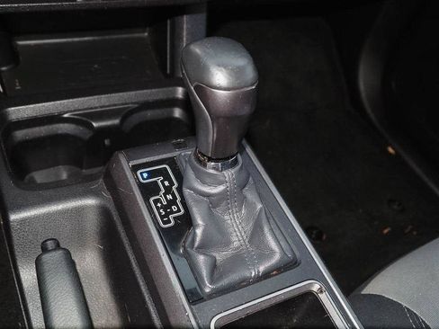 Used 2023 Toyota Tacoma TRD Off-Road w/ Technology Package AWD/4WD image 9