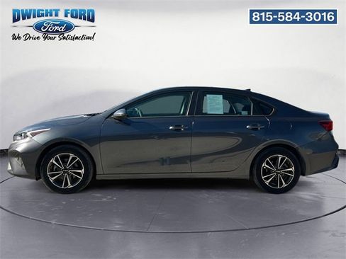 Used 2023 Kia Forte LXS w/ LXS Technology Package image 2
